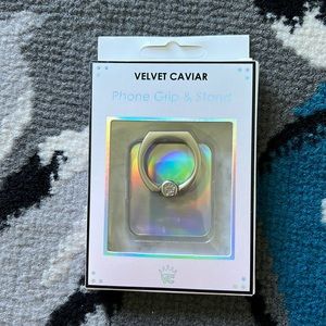 Velvet caviar grip ring